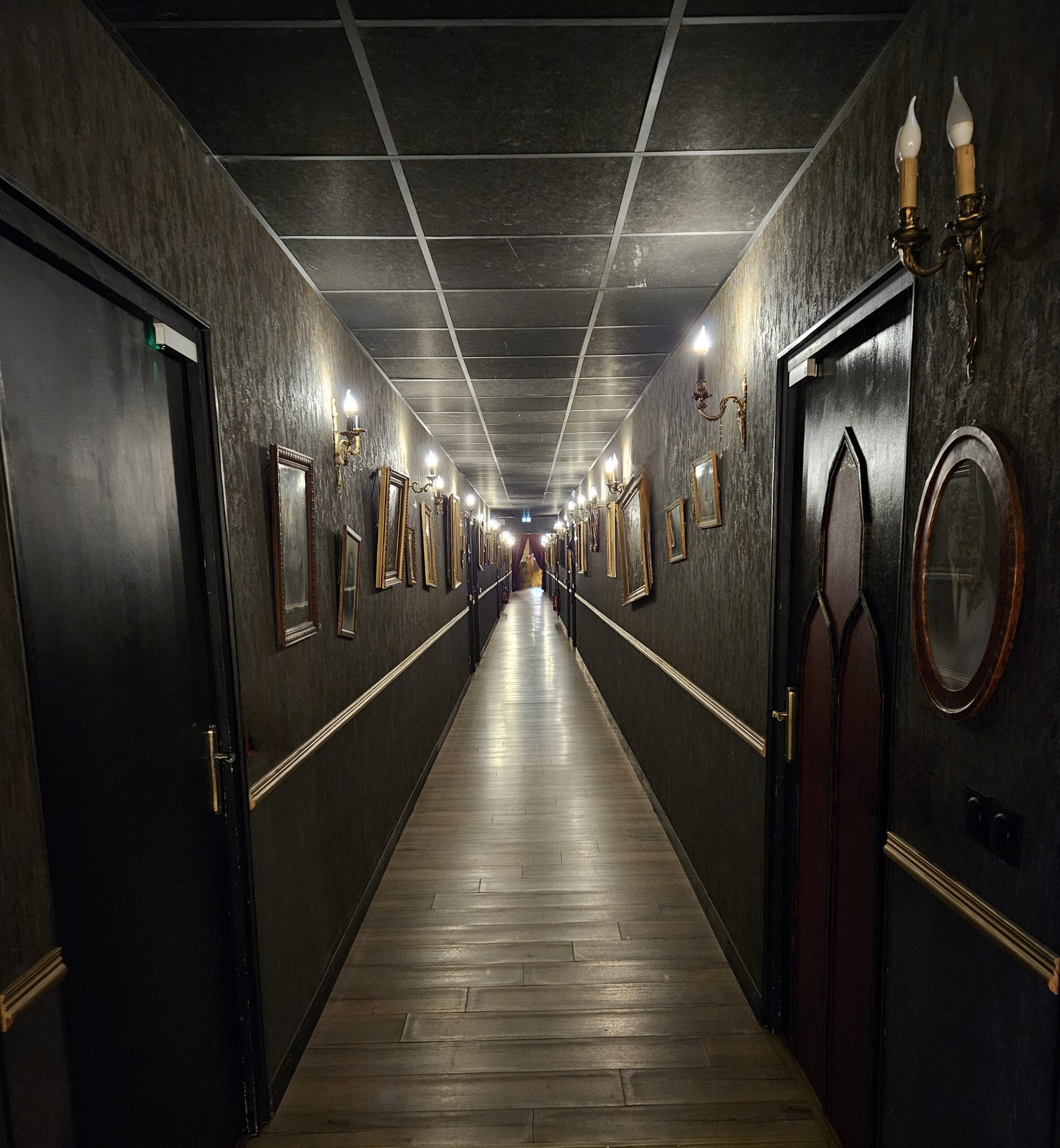 Couloir sombre du site Neurones Escape Game